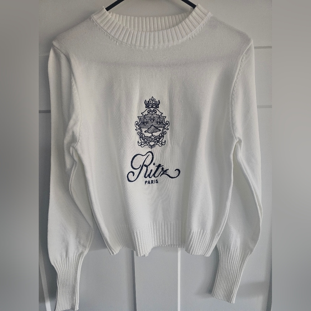 New! French Design Paris Soft Winter White Sweater Medium